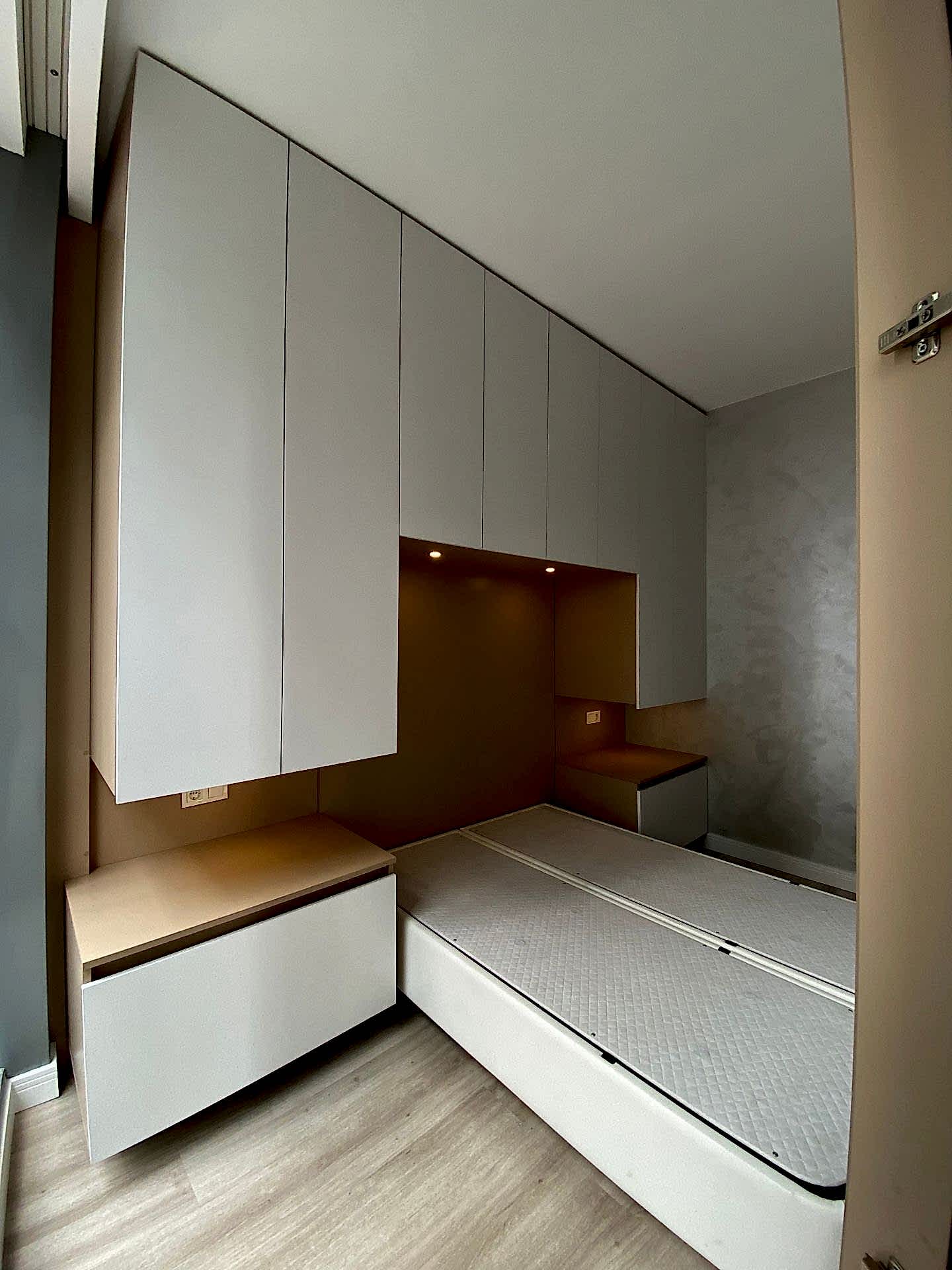 Pink-Yellow-Flash-Sale-Watercolor-Background-Animated-Instagram-Post-13