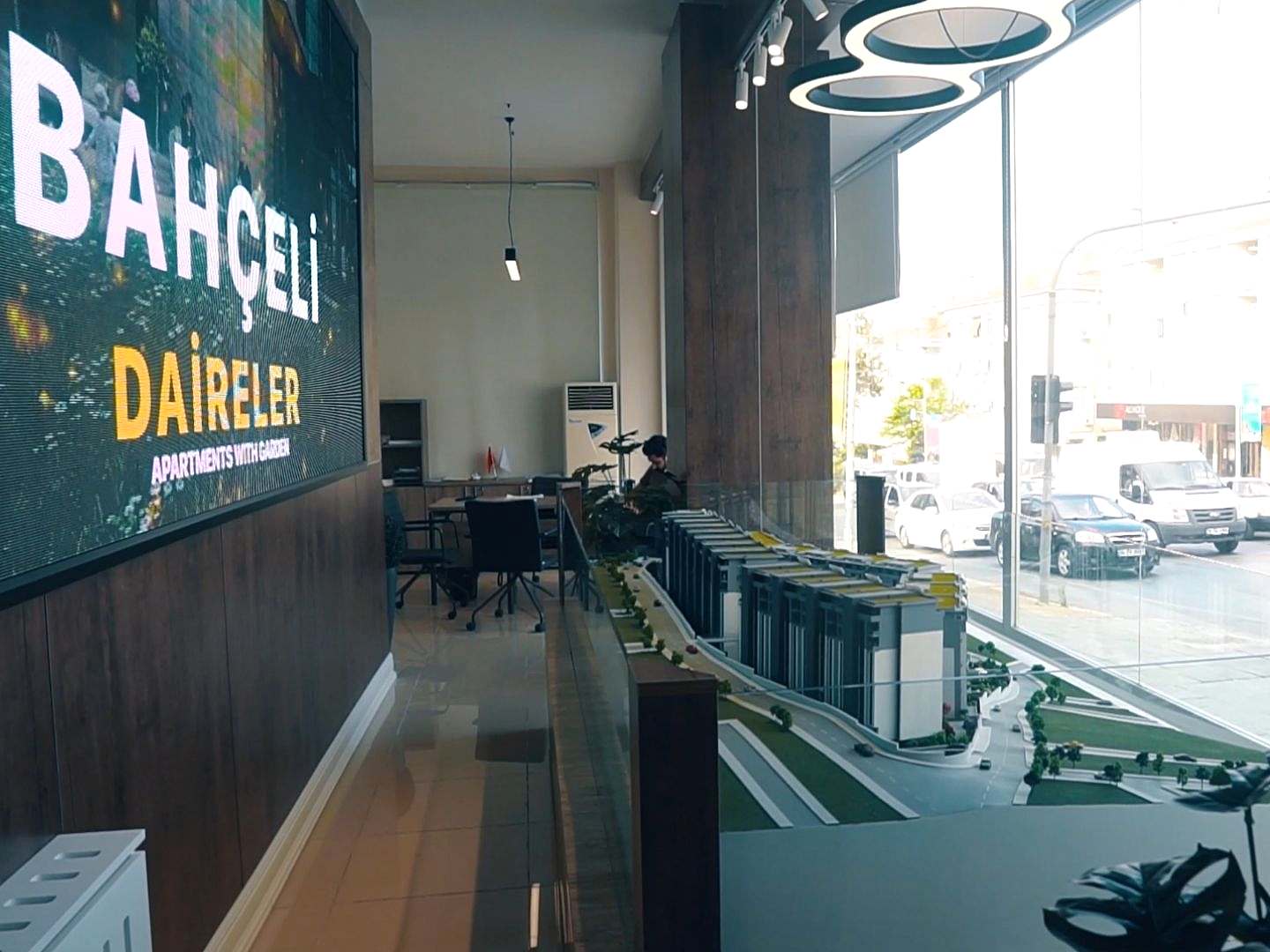 Pink-Yellow-Flash-Sale-Watercolor-Background-Animated-Instagram-Post-25